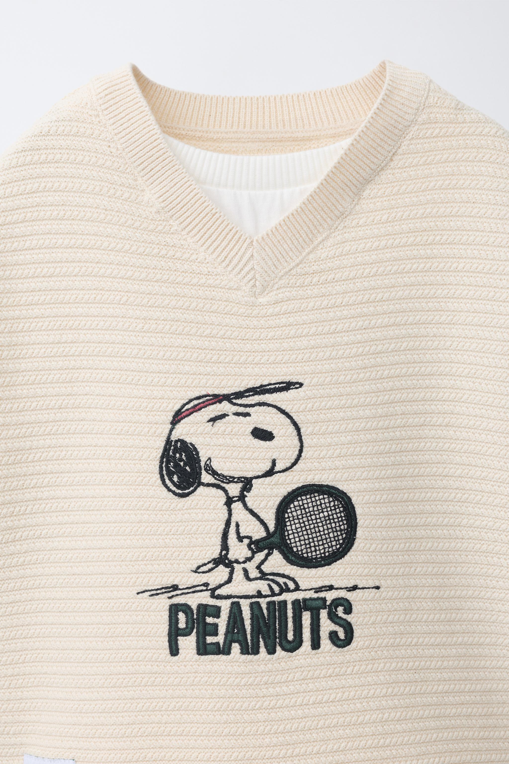 EMBROIDERED SNOOPY PEANUTS™ KNIT VEST